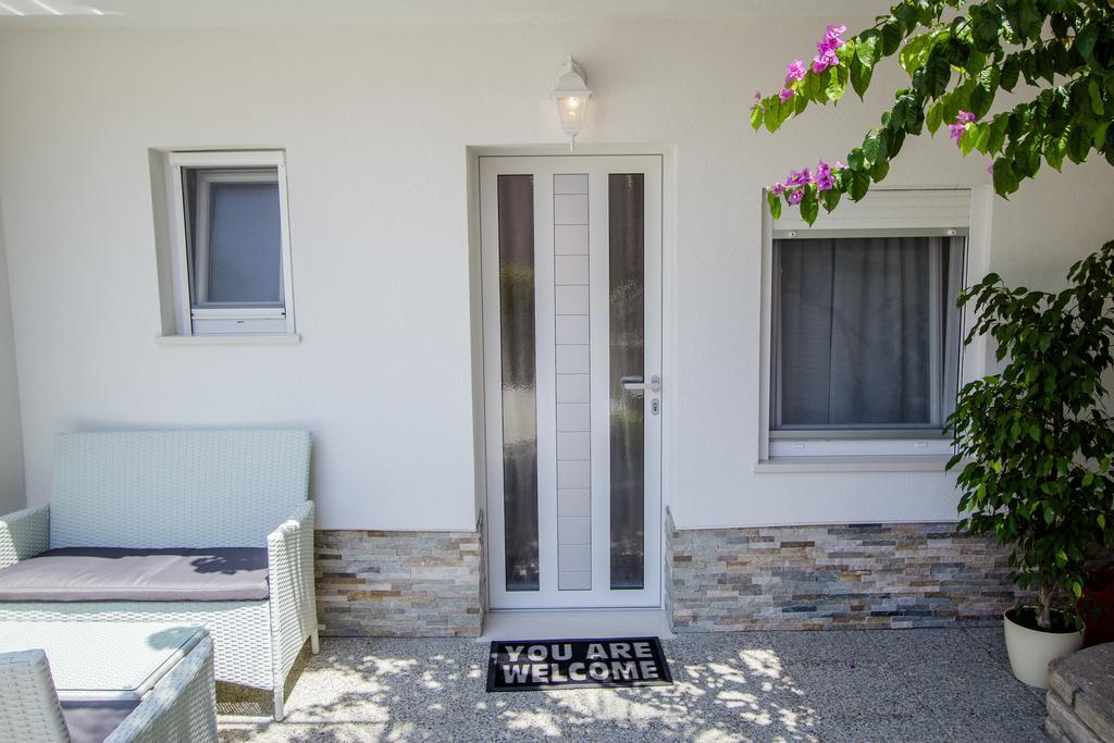 Luxury Studio Apartment White Sensation Vodice Esterno foto